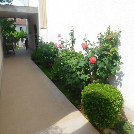 Apartment Artusi Pola Esterno foto