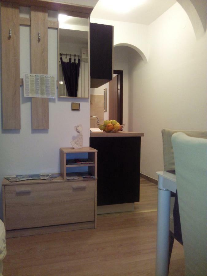 Apartment Artusi Pola Esterno foto