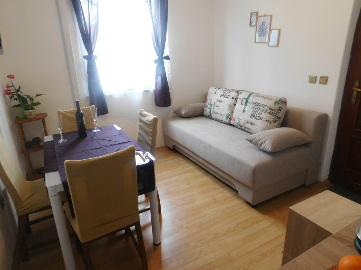 Apartment Artusi Pola Esterno foto