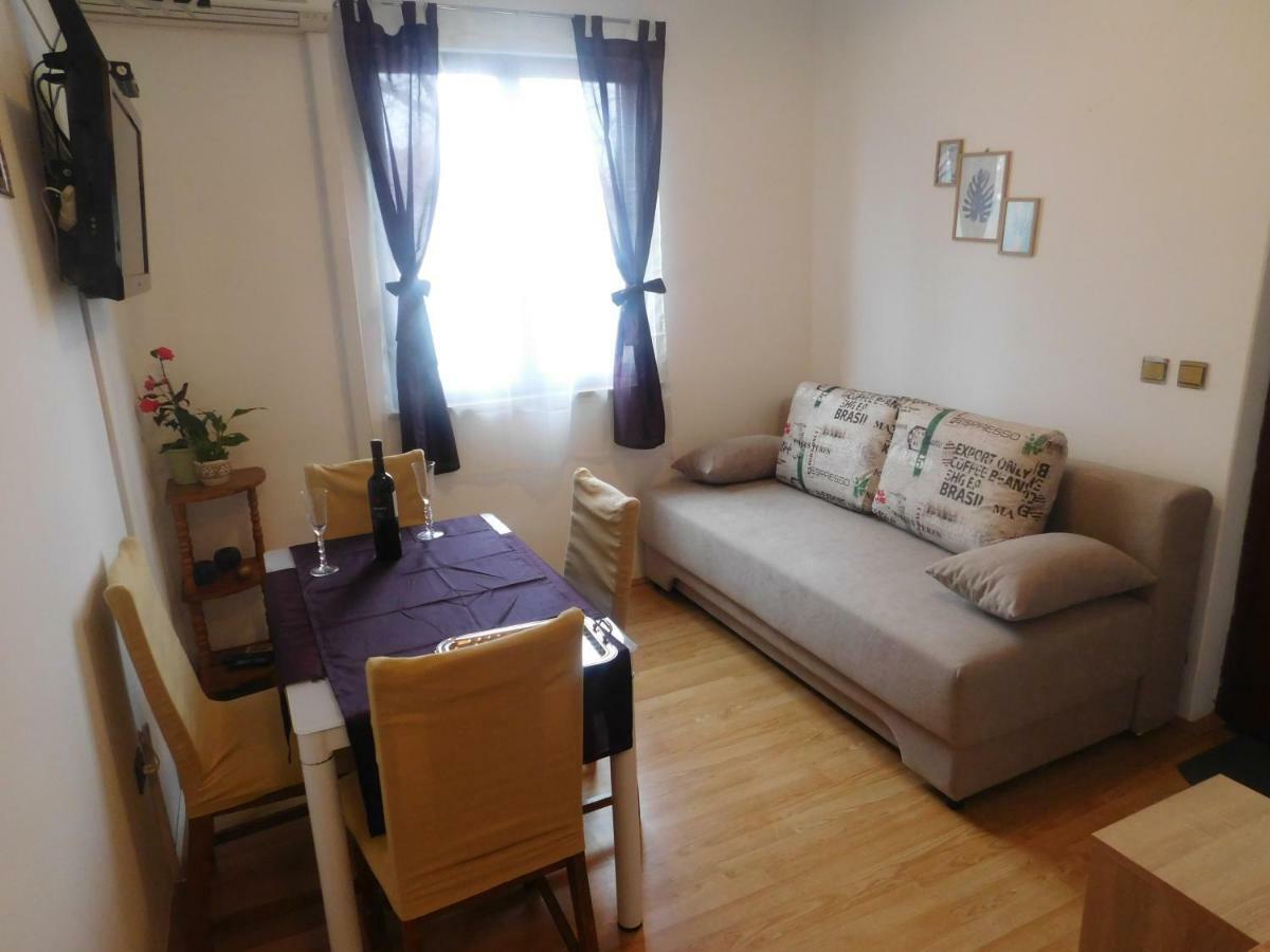 Apartment Artusi Pola Esterno foto