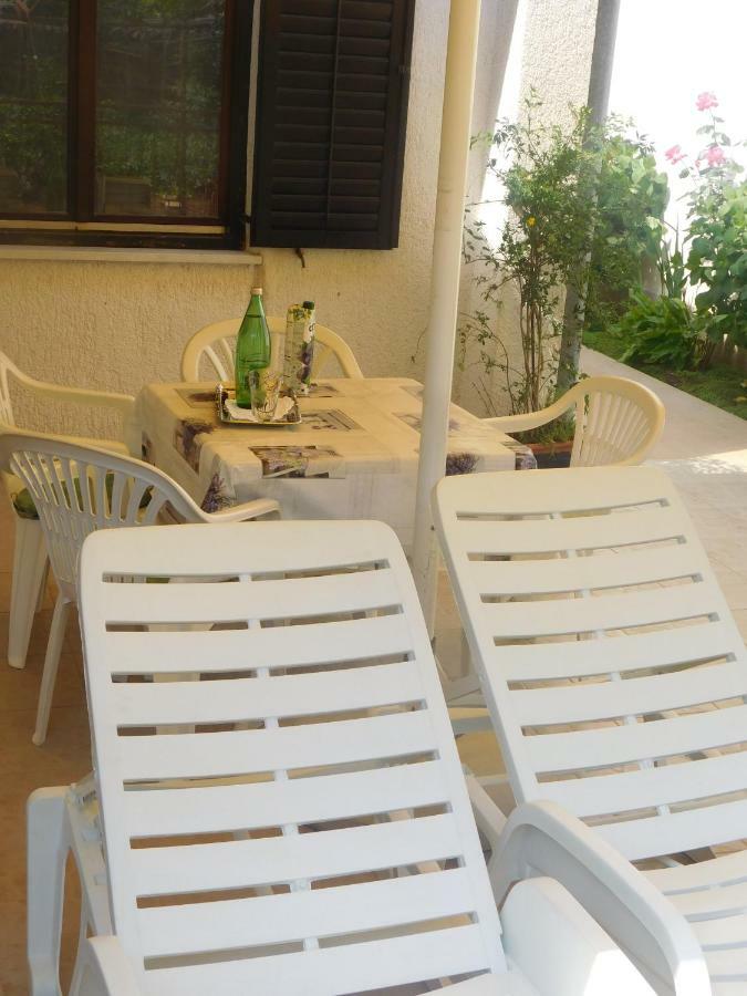 Apartment Artusi Pola Esterno foto