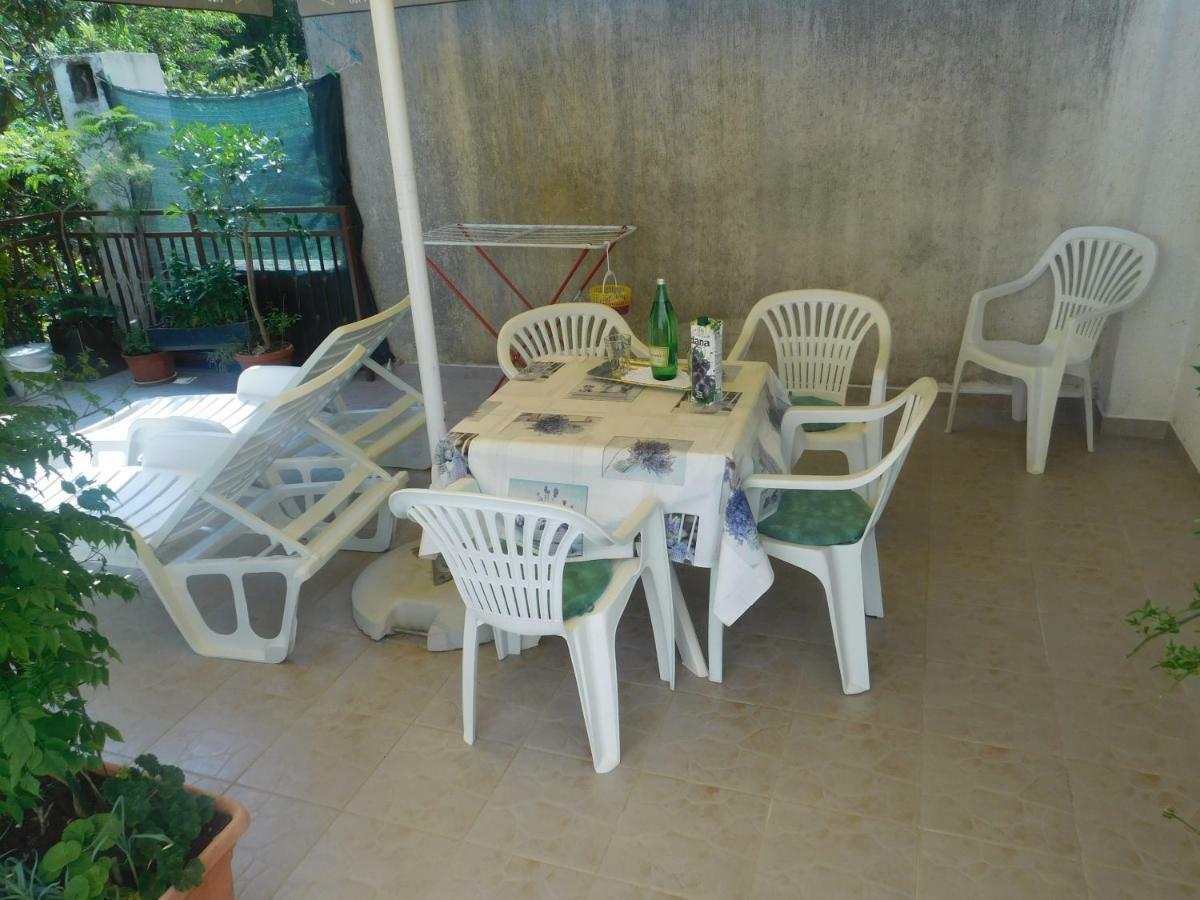 Apartment Artusi Pola Esterno foto