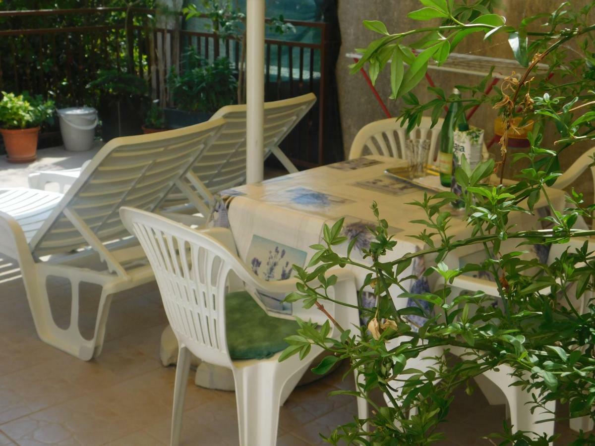 Apartment Artusi Pola Esterno foto