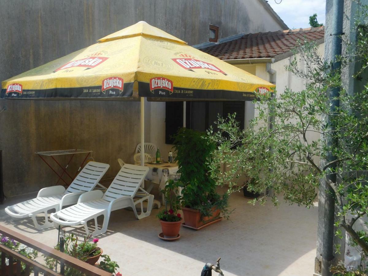 Apartment Artusi Pola Esterno foto