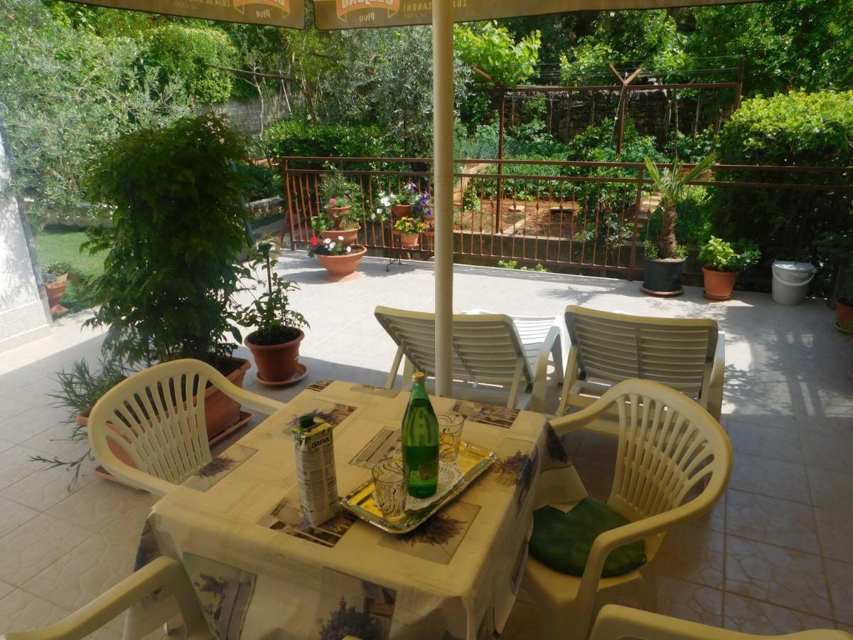 Apartment Artusi Pola Esterno foto