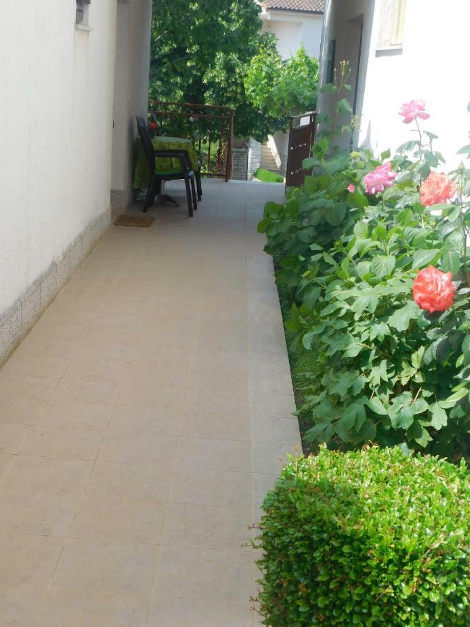 Apartment Artusi Pola Esterno foto